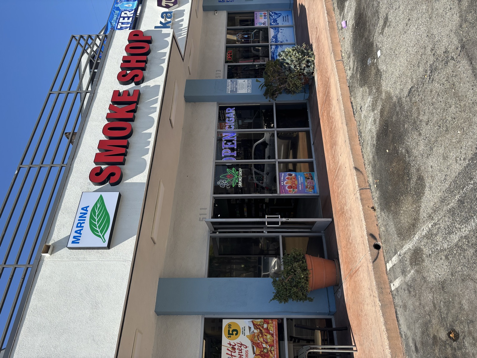 Marina Leaf Smoke Shop storefront
